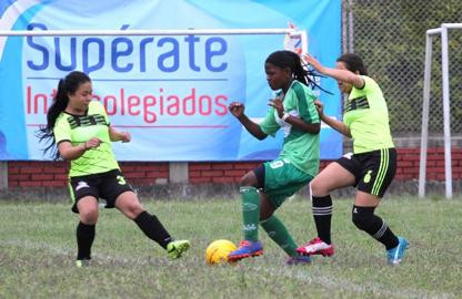 noticia-2014-10-08-superate-futbol-femenino.jpg