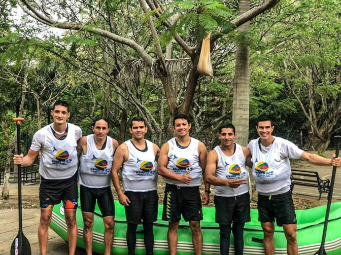 Miembros-de-la-seleccion-nacional-de-rafting.jpeg