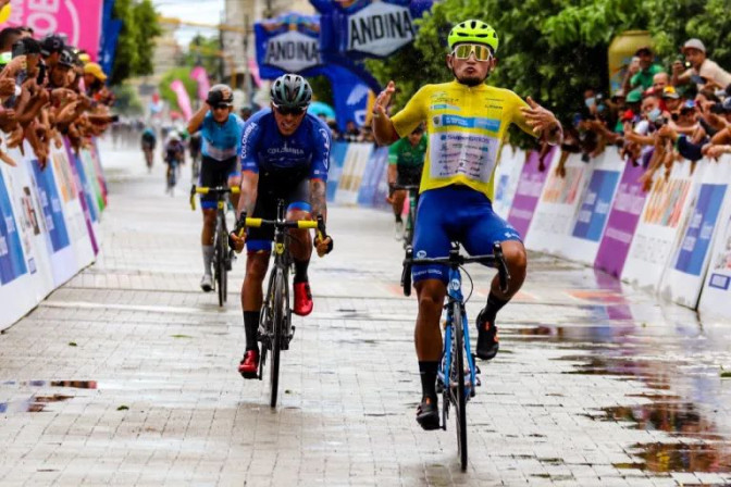 Vuelta-a-Colombia-Chia-tercera-etapa.jpeg