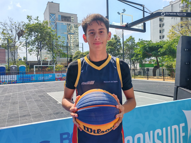 Sebastian-Sandoval-deportista-escuatoriano-de-baloncesto3x3.jpg