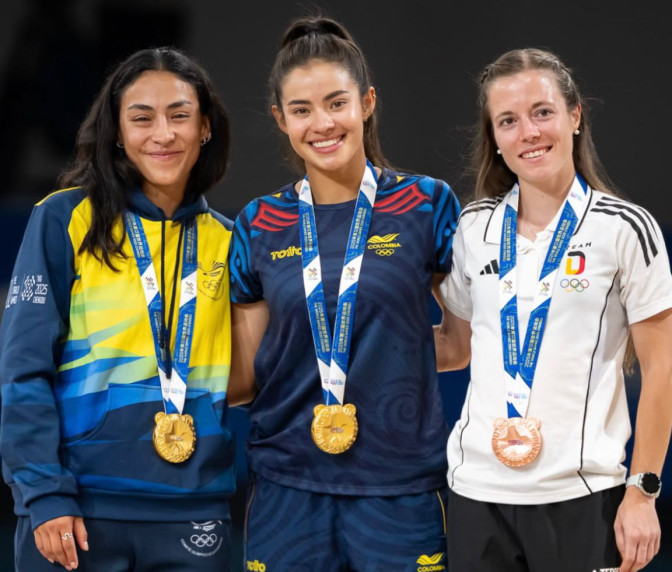 Oro-patinadora-colombiana-Gabriela-Rueda-en-Juegos-Mundiales-Chengdu-2025.jpg