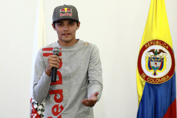 el-piloto-sebastian-montoya-de-la-formula-regional-europea.jpg